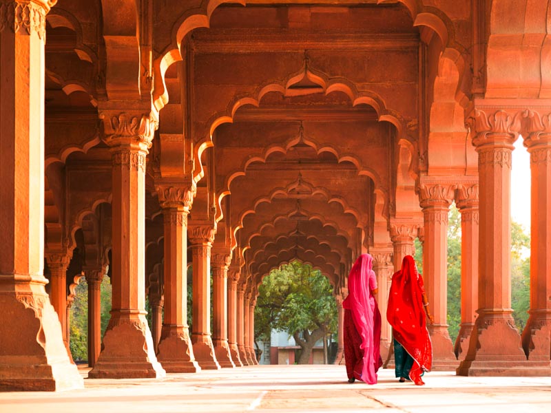 Women in traditional dress, India - obrazarna.cz